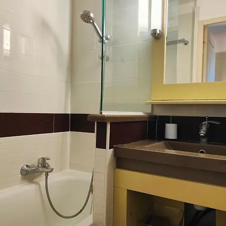 Beautiful With Ac And Swimming Pool