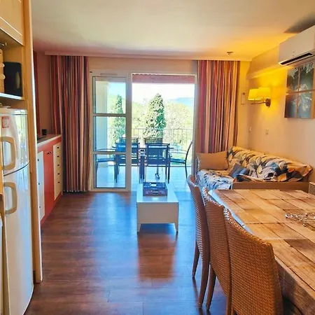 Beautiful With Ac And Swimming Pool Apartament *